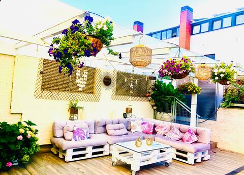 Family Garden Chalet 15 minutes from downtown and Warner
