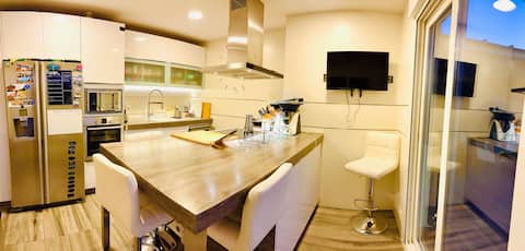 Family Garden Chalet 15 minutes from downtown and Warner