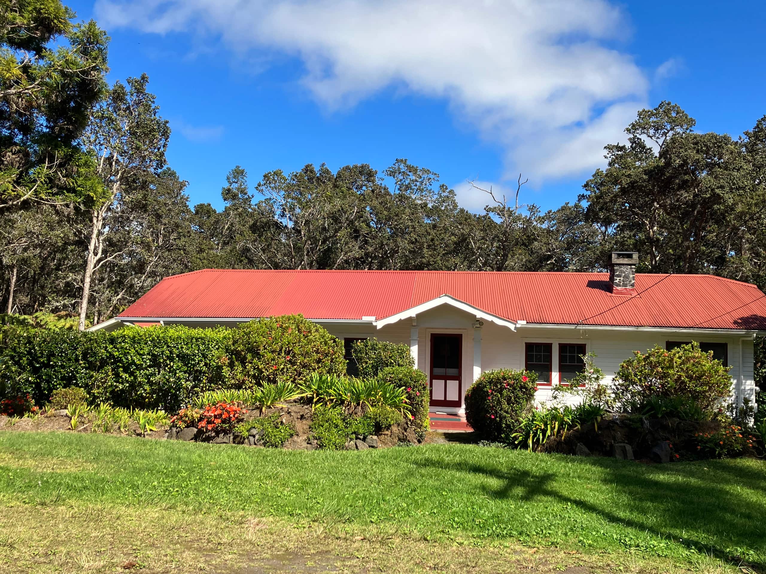 Home in Volcano · ★4.83 · 3 bedrooms · 3 beds · 1.5 private baths - Image 16
