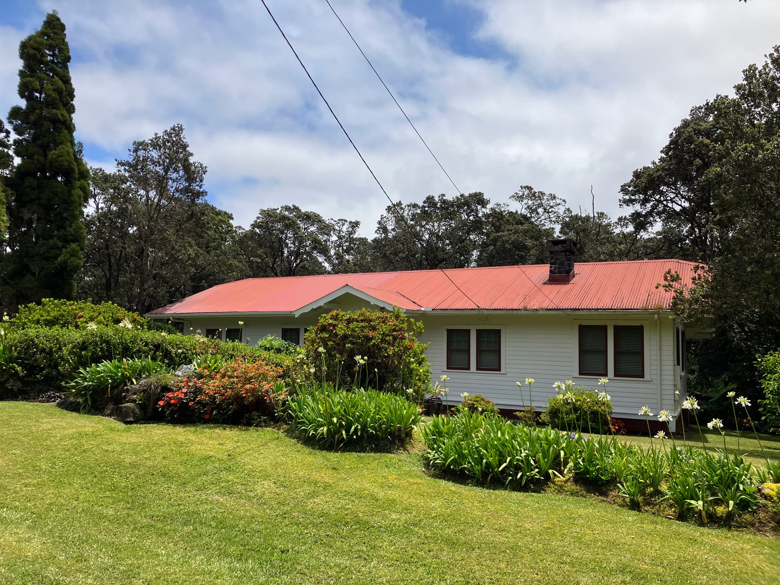 Home in Volcano · ★4.83 · 3 bedrooms · 3 beds · 1.5 private baths - Image 14