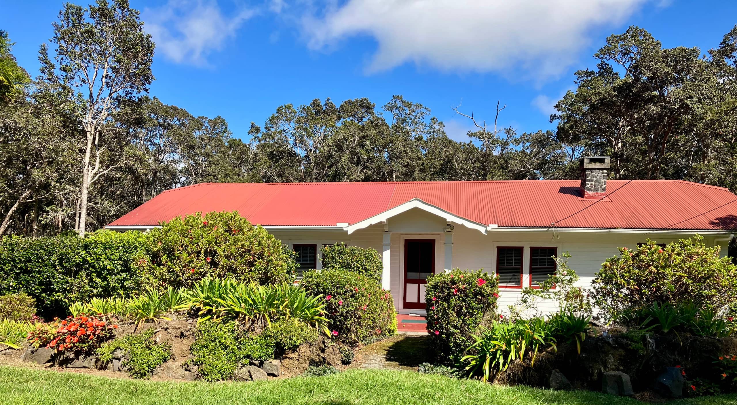 Home in Volcano · ★4.83 · 3 bedrooms · 3 beds · 1.5 private baths - Image 15