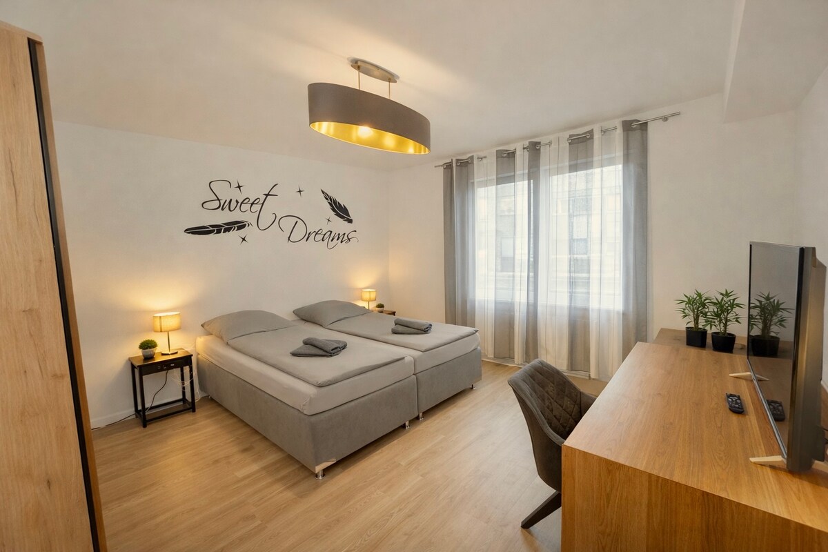 Apartment next to Porsche for lovers of technology and sound