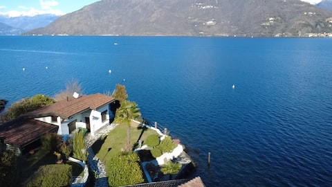 House directly on Lake Maggiore CIR10301700196