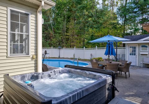 Spacious  Retreat mins to Lake George pool&hot tub