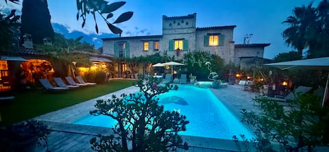 Charming French country Farm stay with Heated Pool