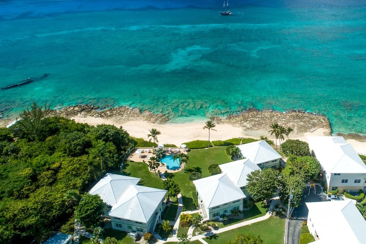 Oceanfront 2 Br & Pool - Cocoplum #5 On 7 Mile - Cayman Islands