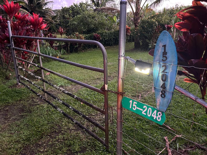 Avocado Acre 
(2 Adults/3 Kids Max). No Smoking - Pāhoa, HI