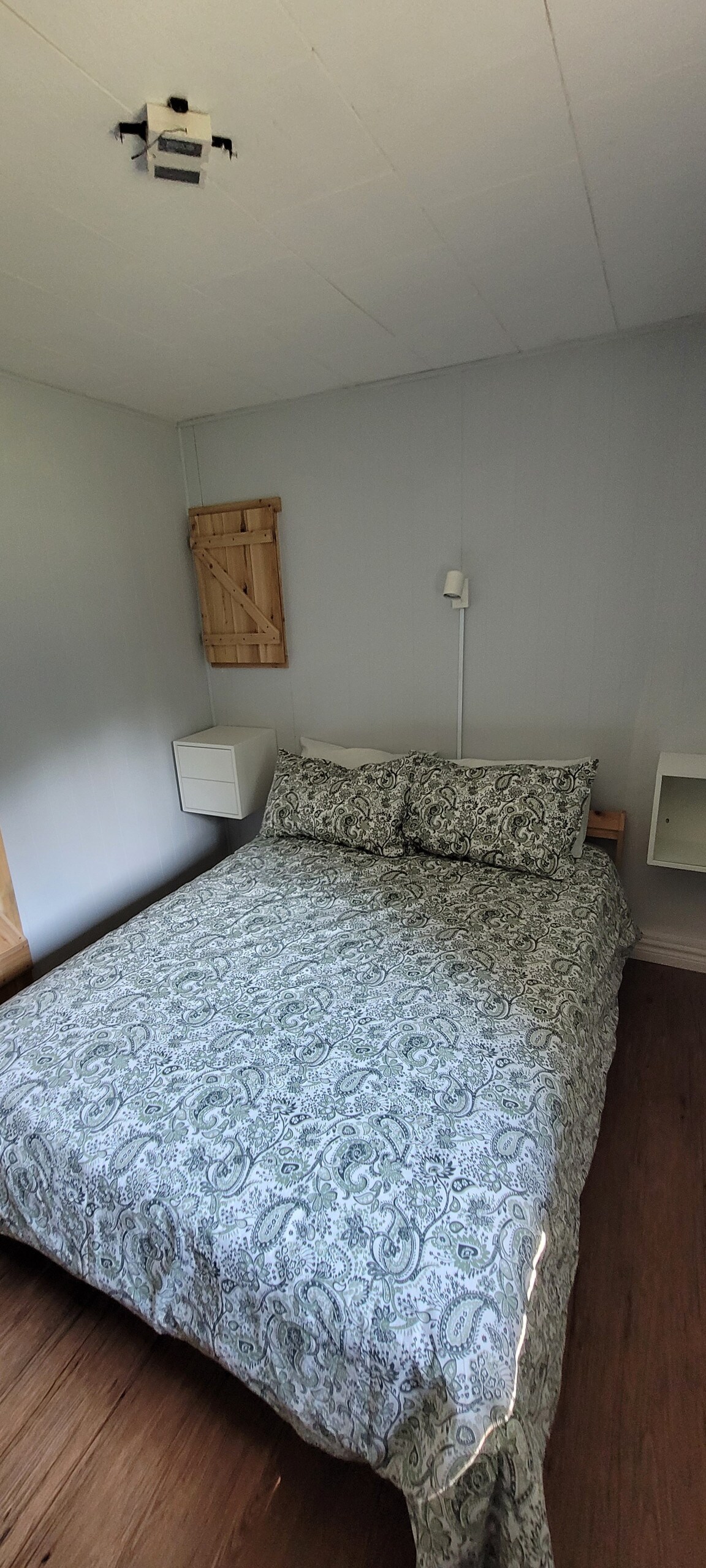 საძინებელი 1