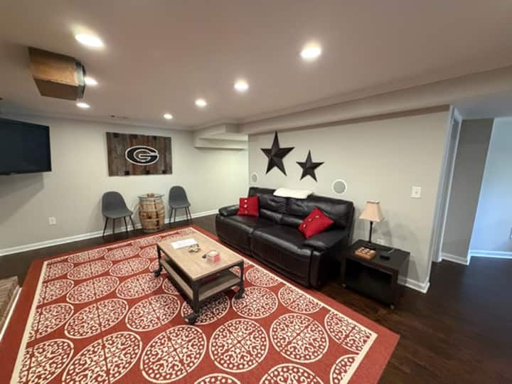 Lake Life: Terrace Level Guest Suite - Roswell, GA