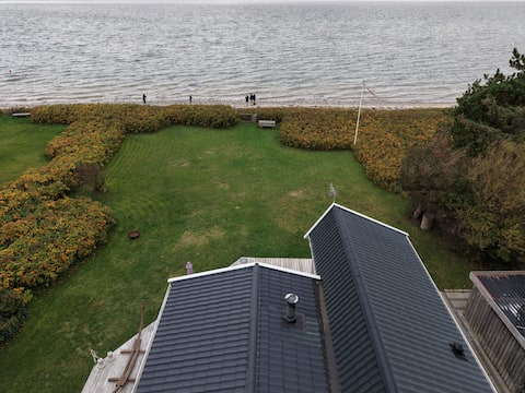 Lovely cottage with direct access to the beach