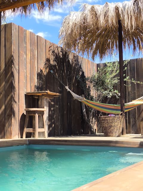 The Brown House, private vacation up to 8 guests