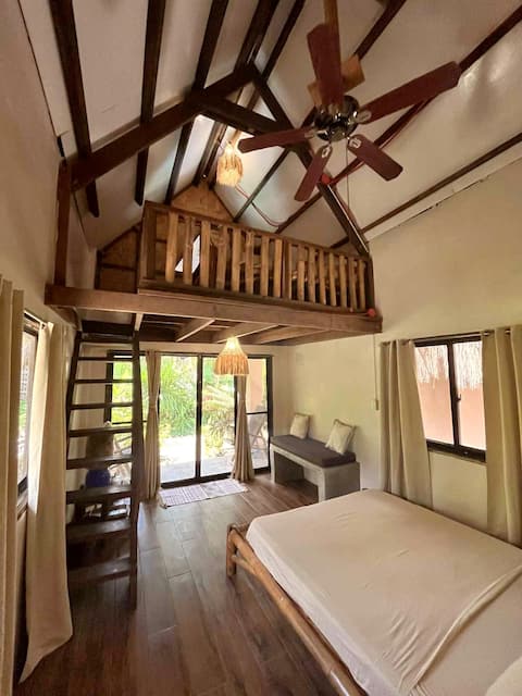 Hightide Deluxe Bungalow 1 (w) Starlink & Generator