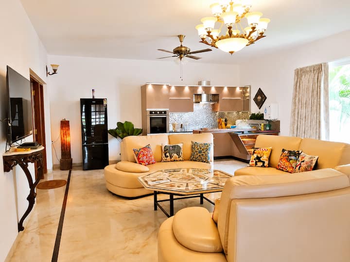 Living room image 2