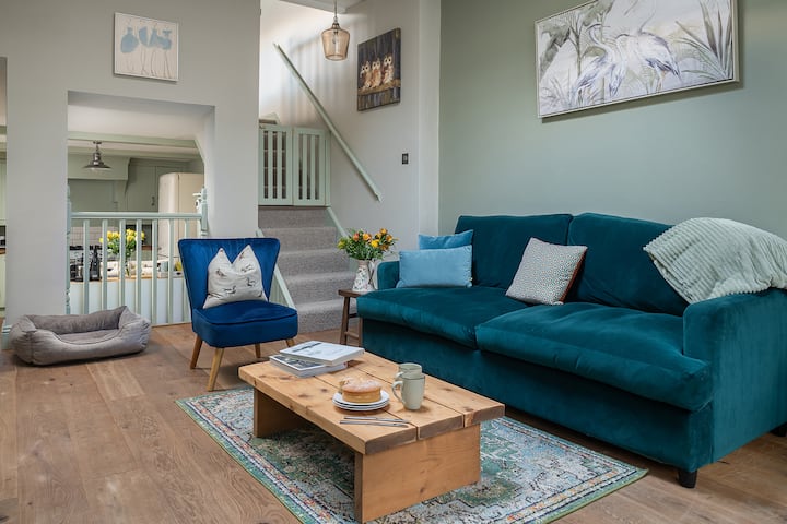 Luxury Dog Friendly Cottage, King Bed, Log Fire - Winchcombe