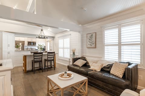 Top Airbnb: The RatherShacks-SHORE SHACK-Screen Porch, relax in Folly Beach