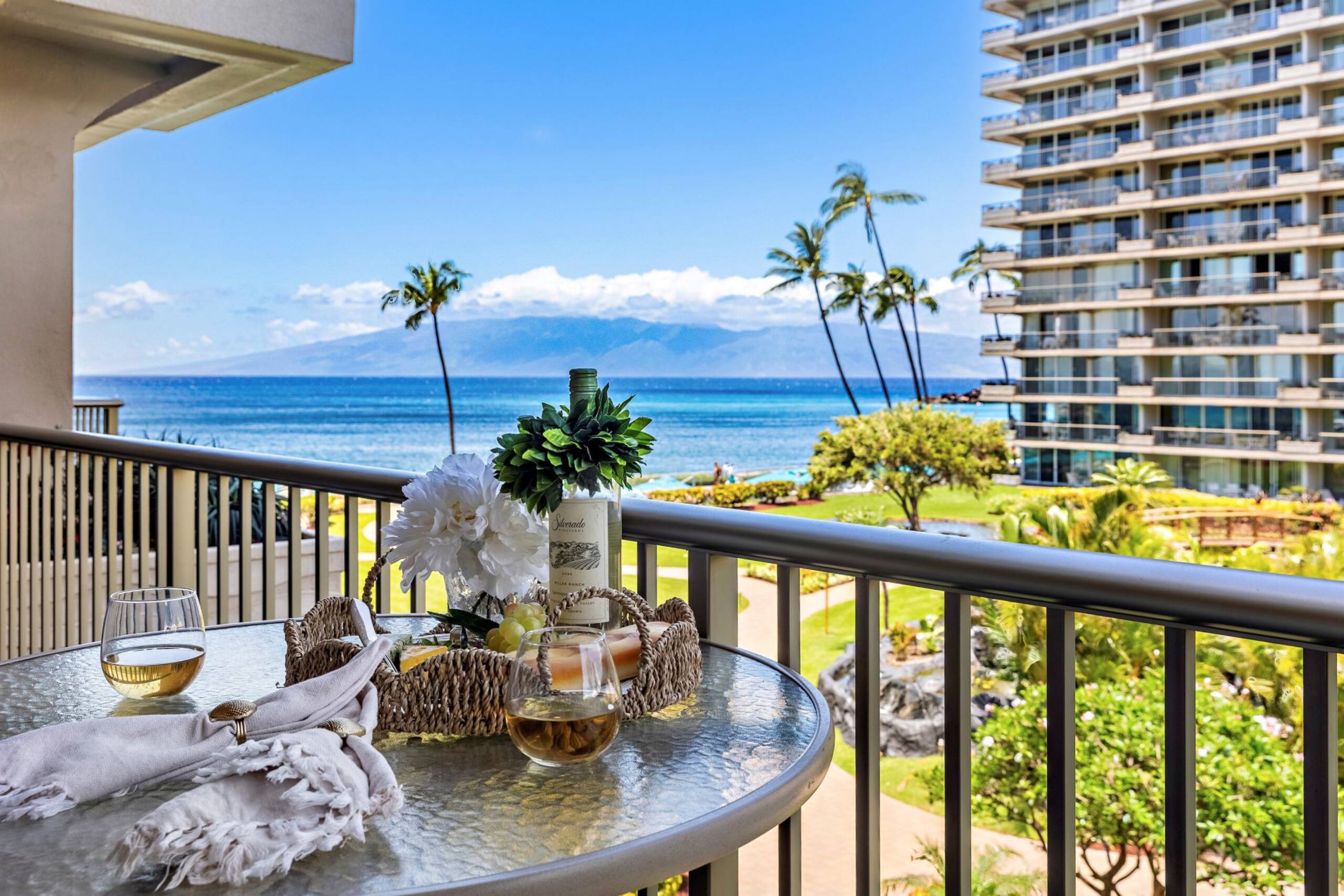 Condo in Lahaina · ★4.77 · 1 bedroom · 1 bed · 2 baths - Image 3