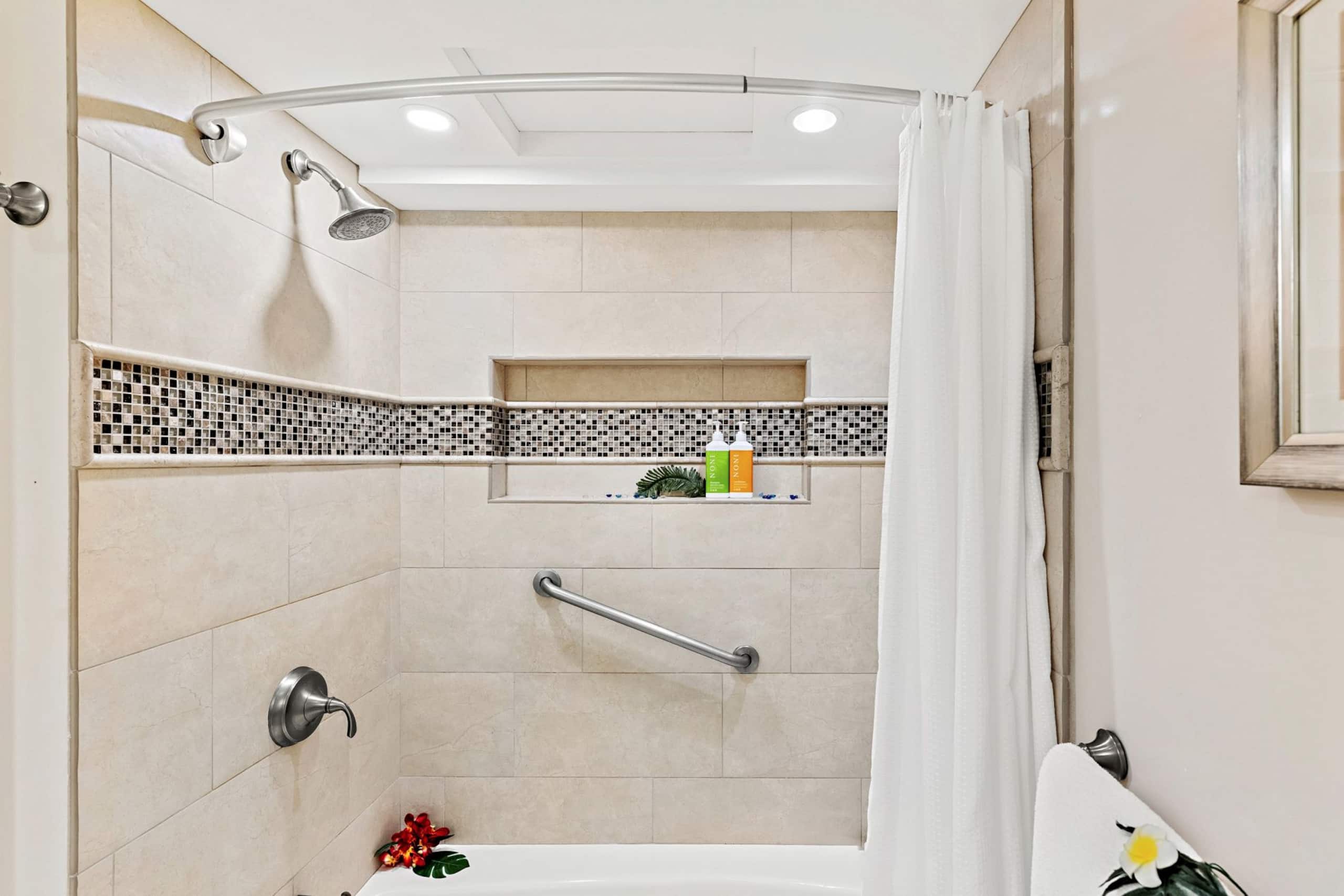 Condo in Lahaina · ★4.77 · 1 bedroom · 1 bed · 2 baths - Image 16