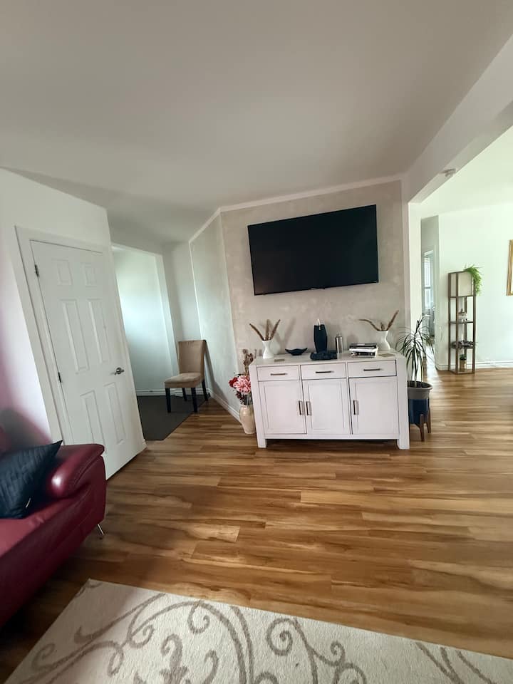 1&2 Beds +Backyard+fire Pit. 5 Mins To Falls - Niagara Falls