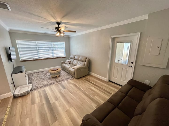 Family And Pet Friendly Home Away From Home - Lake Mary, FL