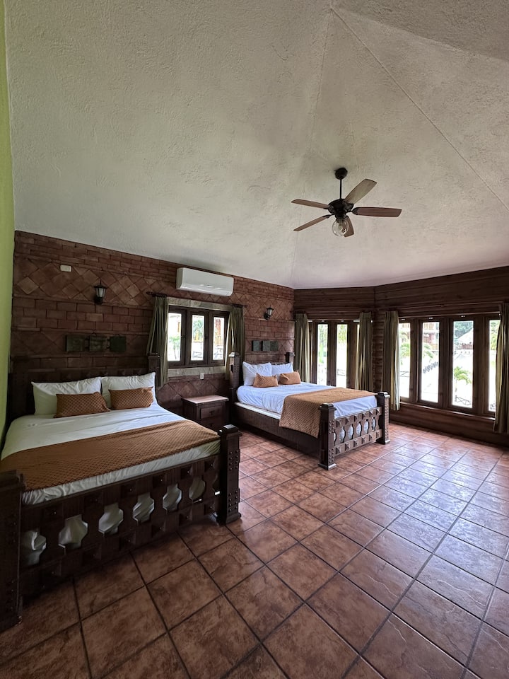 2 Queen beds, Air conditioning, Bed linens, Hangers, Iron, Mountain View, Private Bathroom, Extra pillows and Blankets, Clothing Storage, WIFI