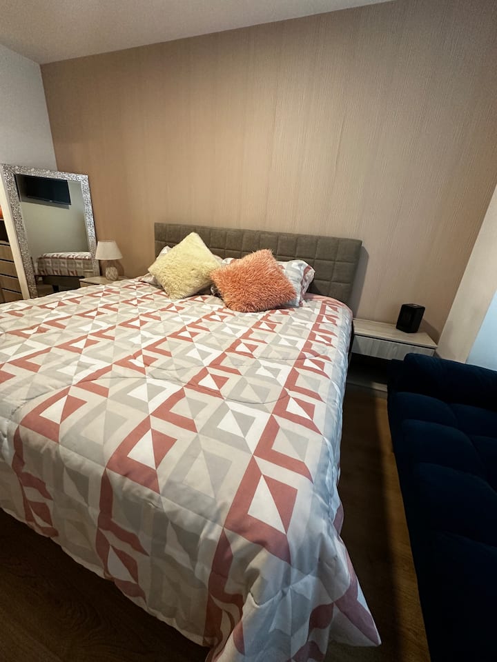 Cama de tres plaza, King 