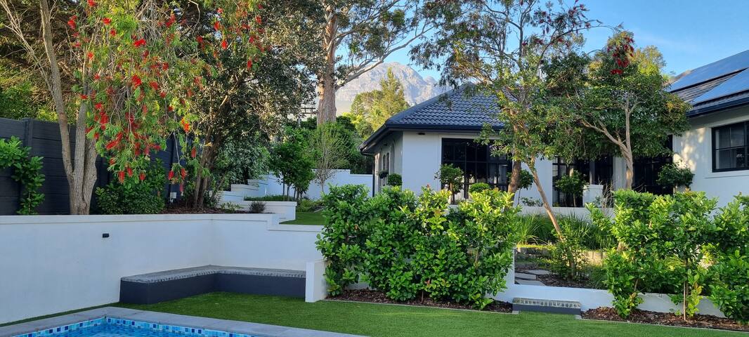 AGAPÉ Garden Rest gallery image 2