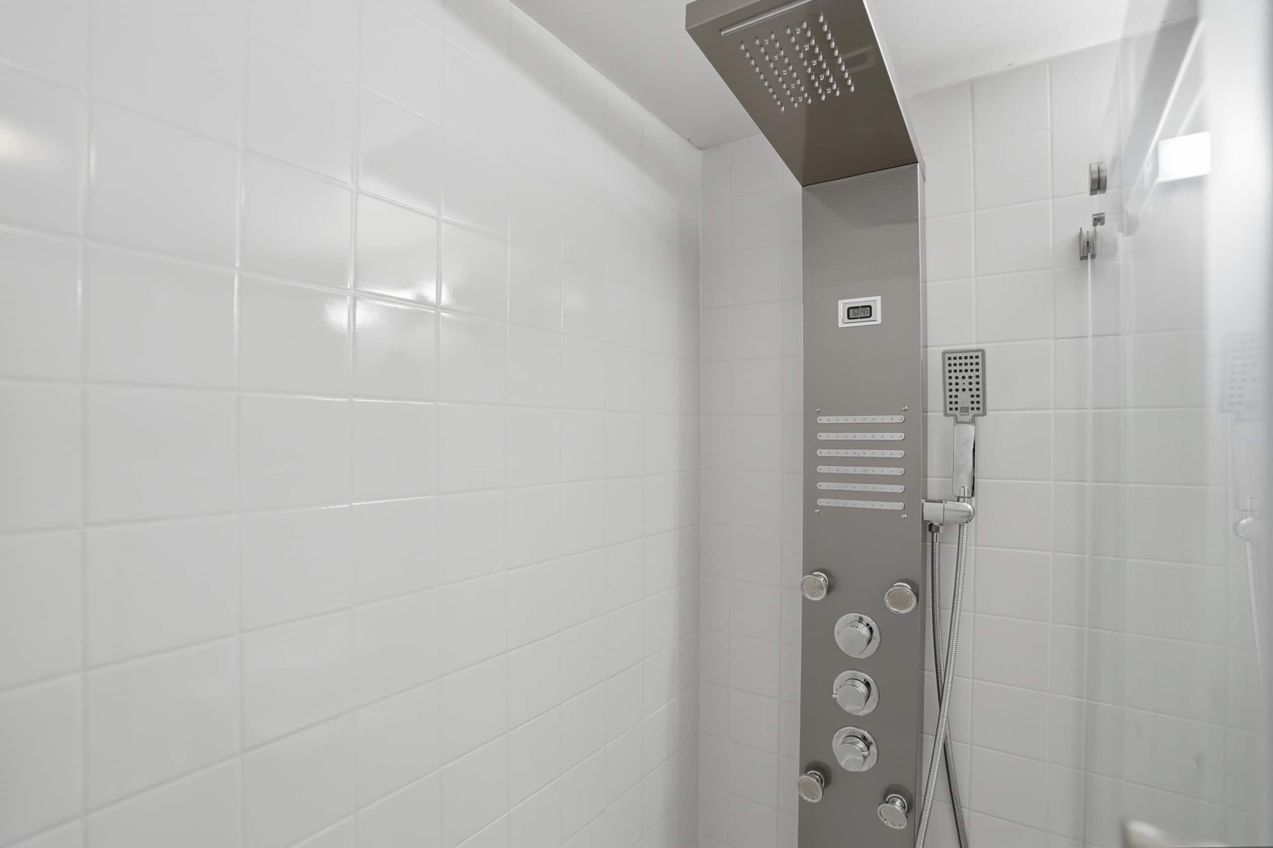Condo in San Francisco · ★4.79 · 2 bedrooms · 3 beds · 1 bath - Image 27