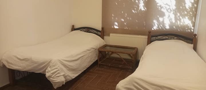 غرفة النوم 2