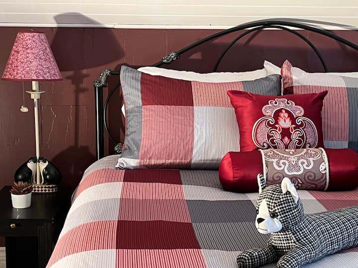 The resting room with a soft cat ( Upstairs).