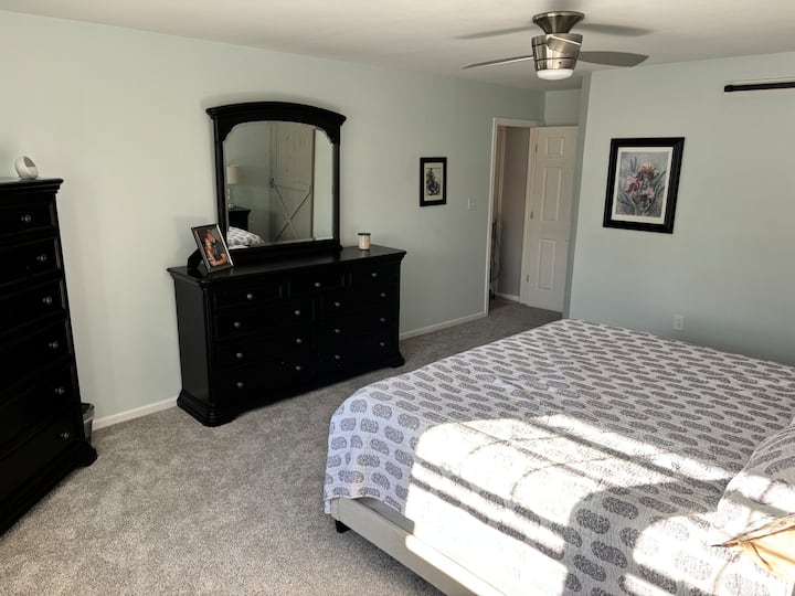 Главна спална соба 1 со/приклучена бања 