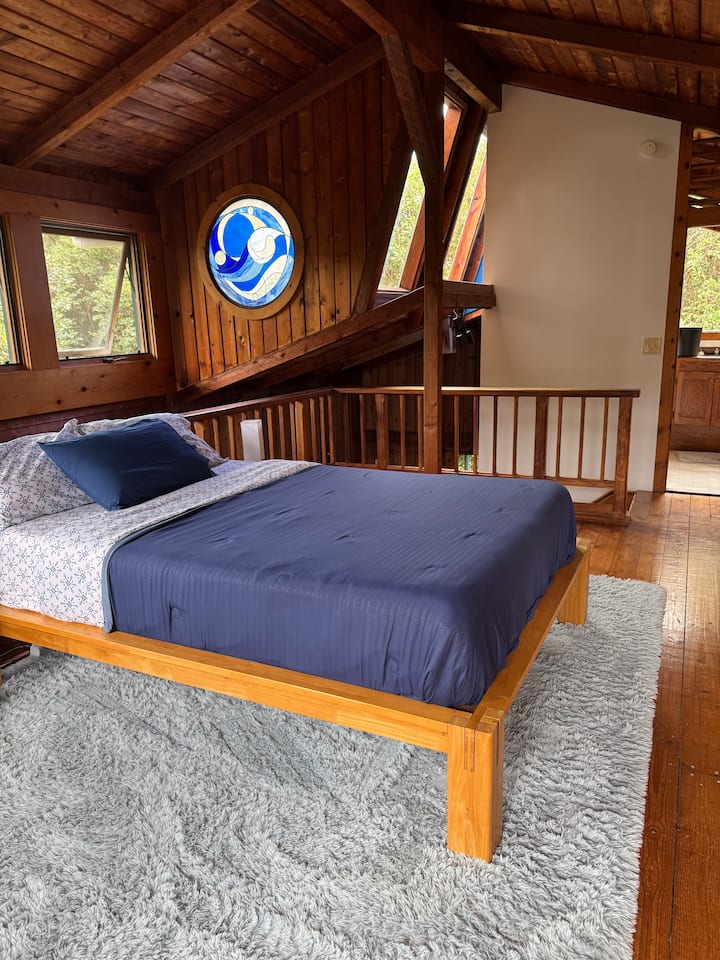 Das Hauptschlafzimmer
Loft mit Queensize-Doppelbett. 