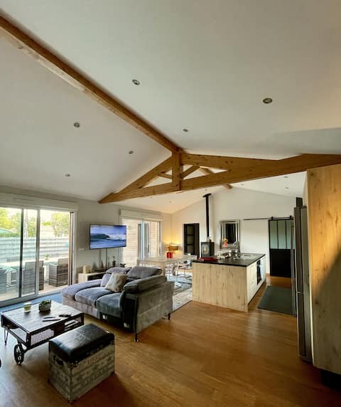 Top Airbnb: Villa on Lacanau Lake, 5 bedrooms, pool in Lacanau