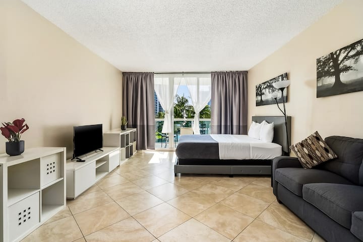 3 Beds/steps To Ocean/beach 4 Min/fifa 2026 - Sunny Isles Beach, FL