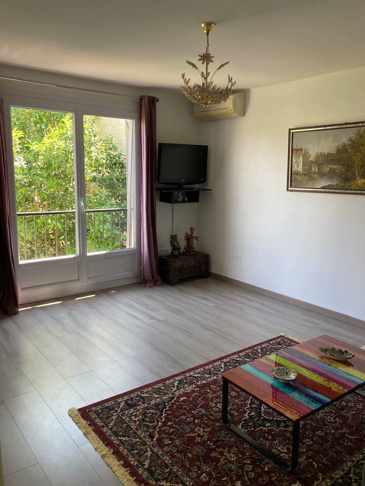 Charmante Maison Dans Un Magnifique Village - Béziers