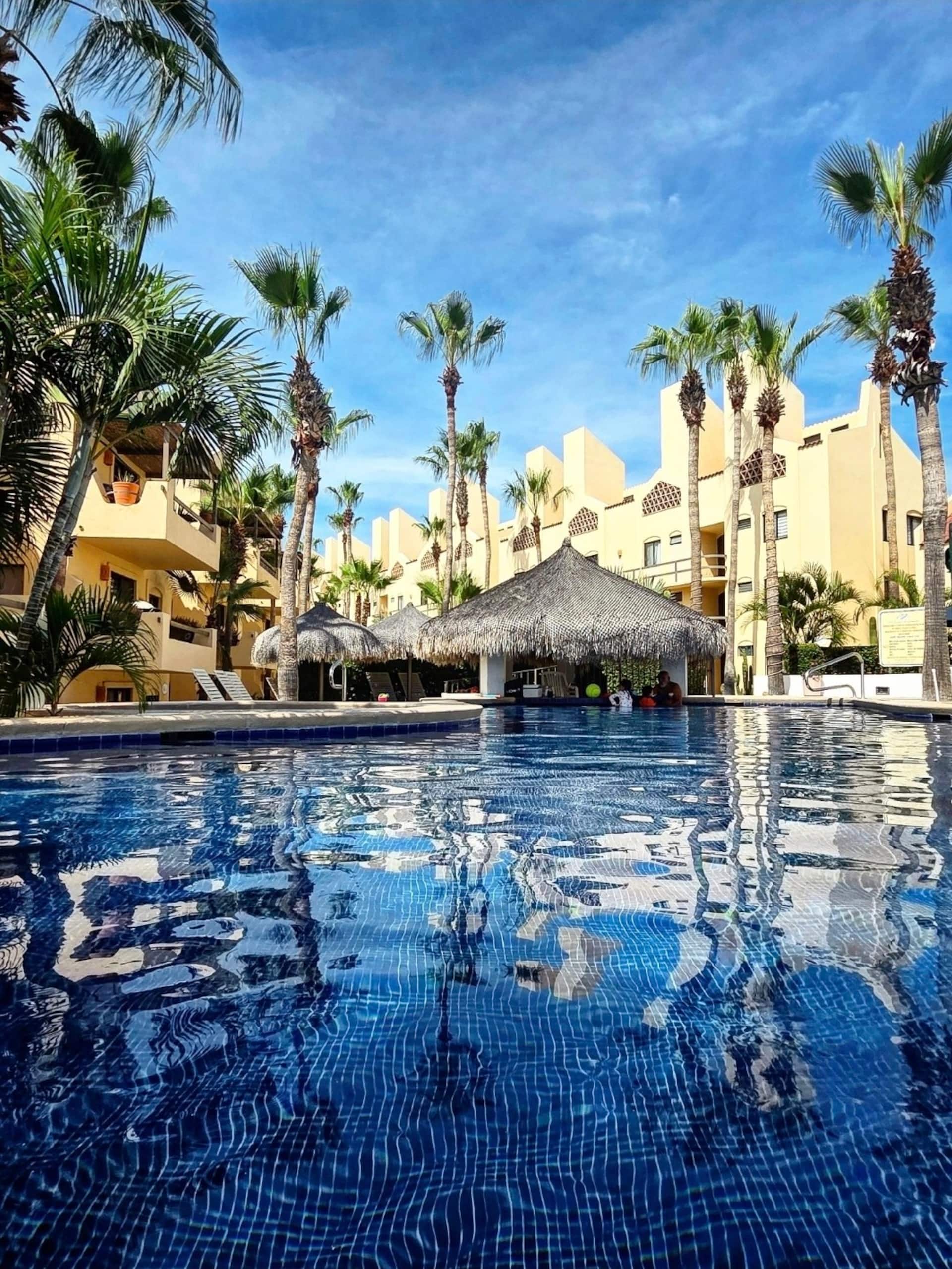 Small Studio 2pax. 3min to beach - pool jacuzzi