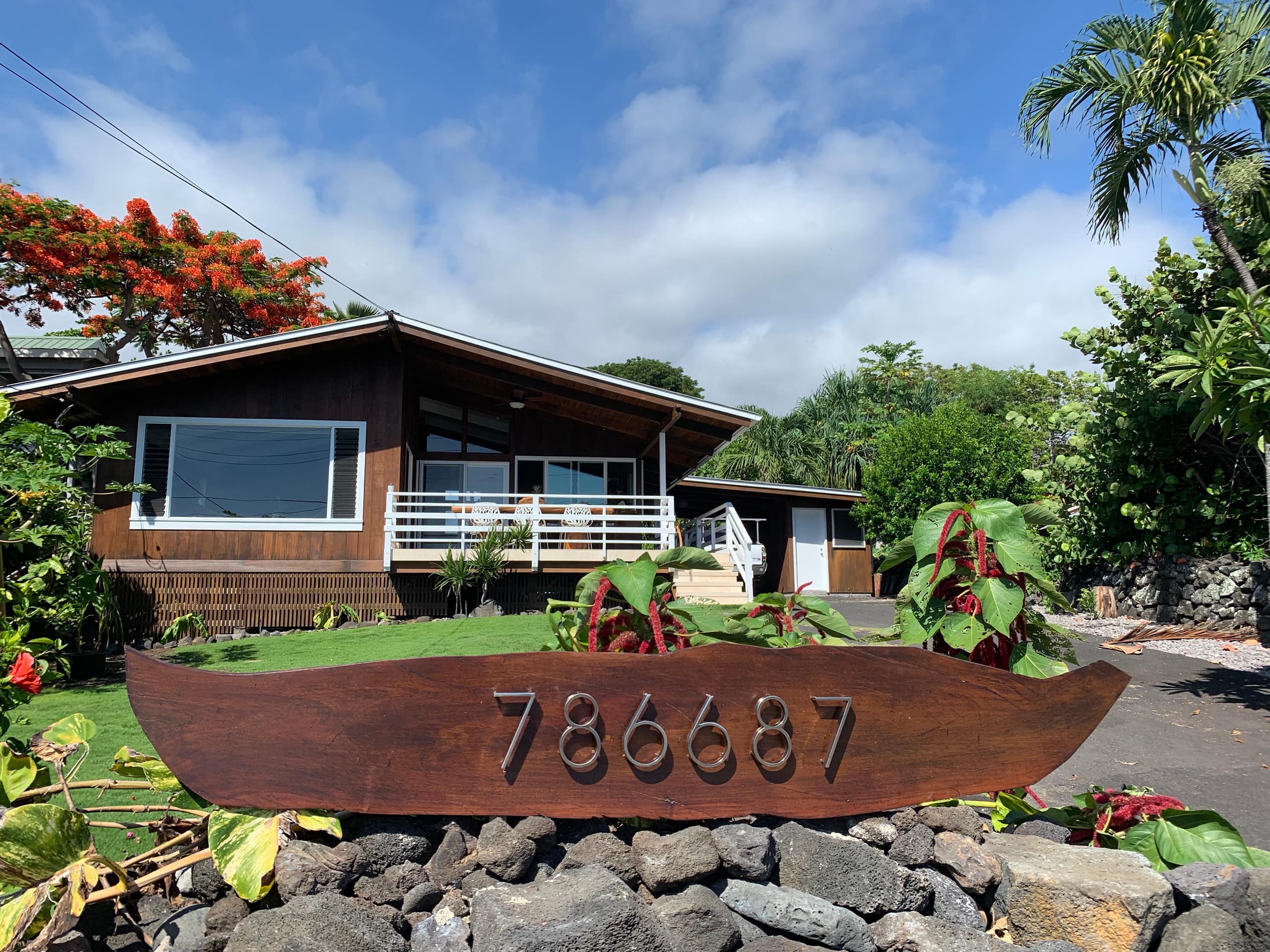 Home in Kailua · ★4.88 · 2 bedrooms · 2 beds · 2.5 baths - Image 12