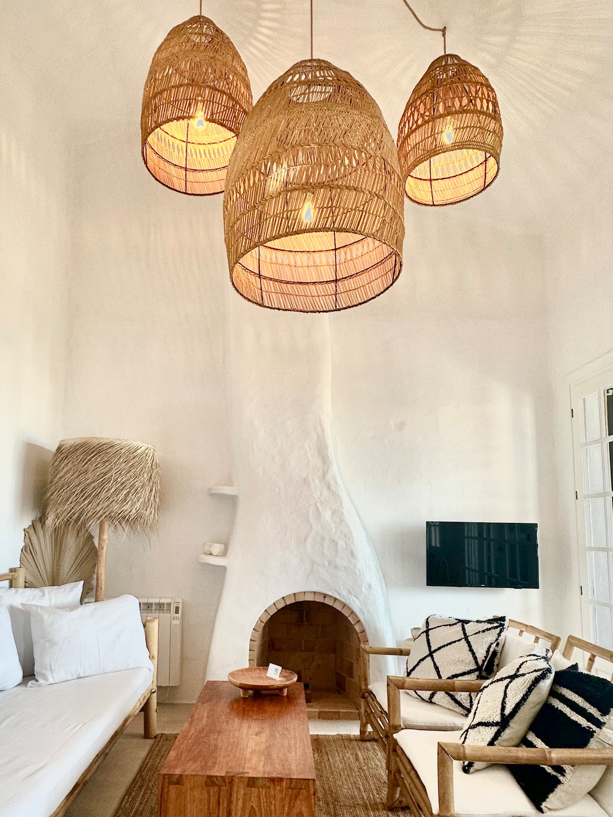 Annonce Airbnb populaire: Apartment with spectacular views and sunset à Es Mercadal