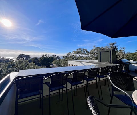 Large groups welcome! Roof deck & 2blks to beach!