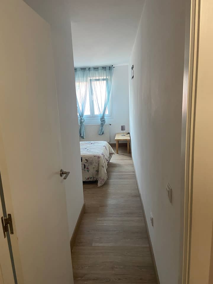 Schlafzimmer 1