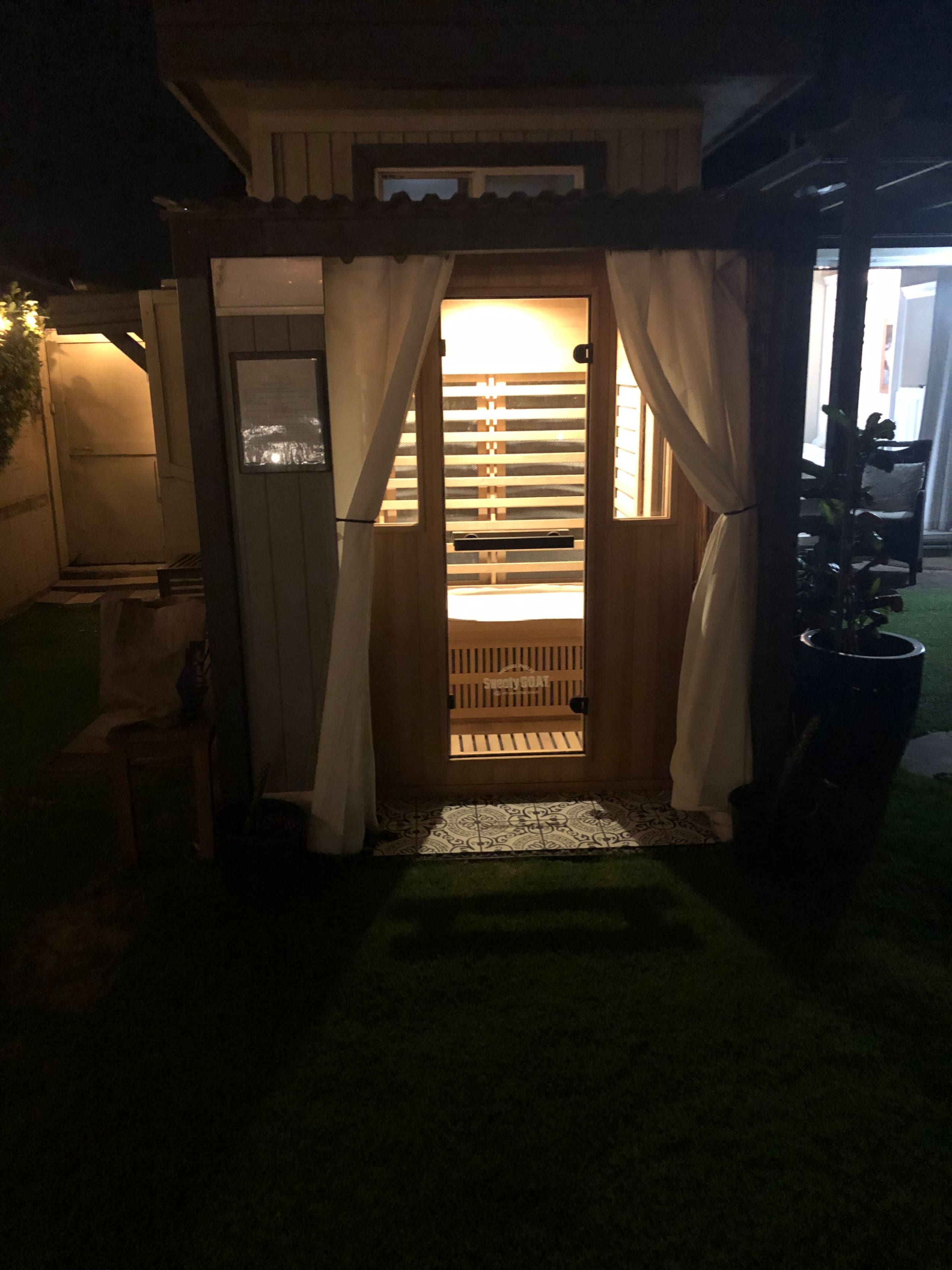 Boutique Suite/Banana Bread, Hot Tub and Sauna - Image 54