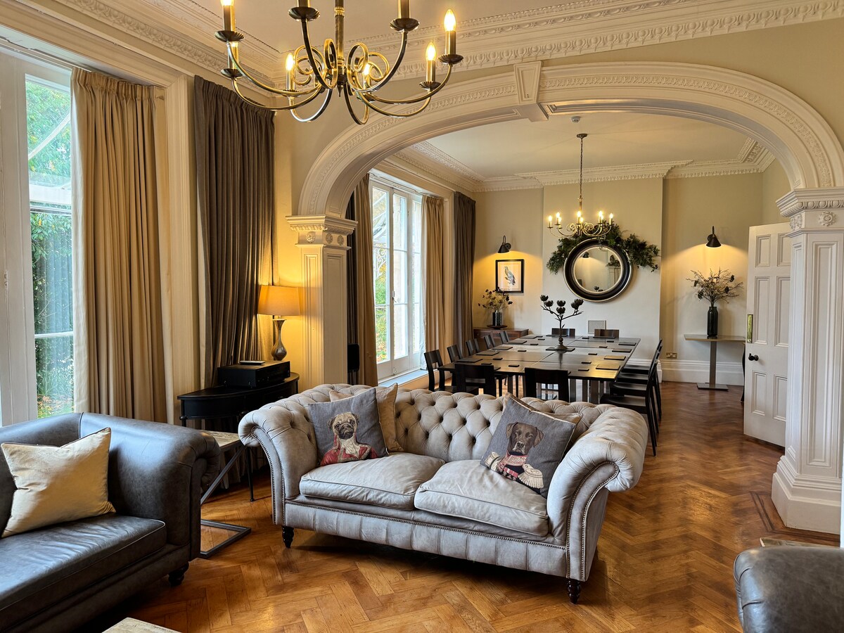 Successful Airbnb property: Elegant house for up to 18 between Bristol & Bath in South Gloucestershire