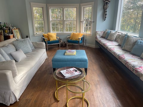 Successful Airbnb property: Hamptons 5 bedroom Hideaway w Pool in Water Mill