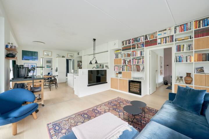 Luxury apartment with playground by the waterfront gallery image 4