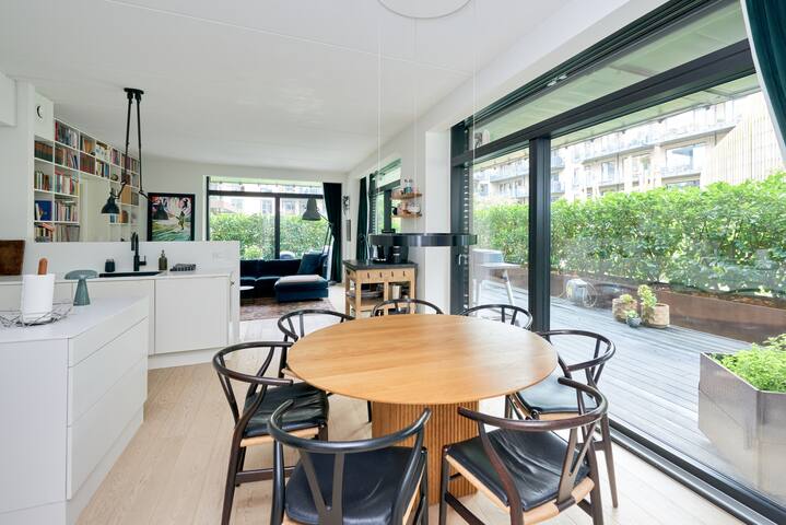 Luxury apartment with playground by the waterfront gallery image 5