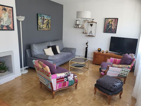 Successful Airbnb property: Luxury apartment, Hyper-centre with parking in Rouen