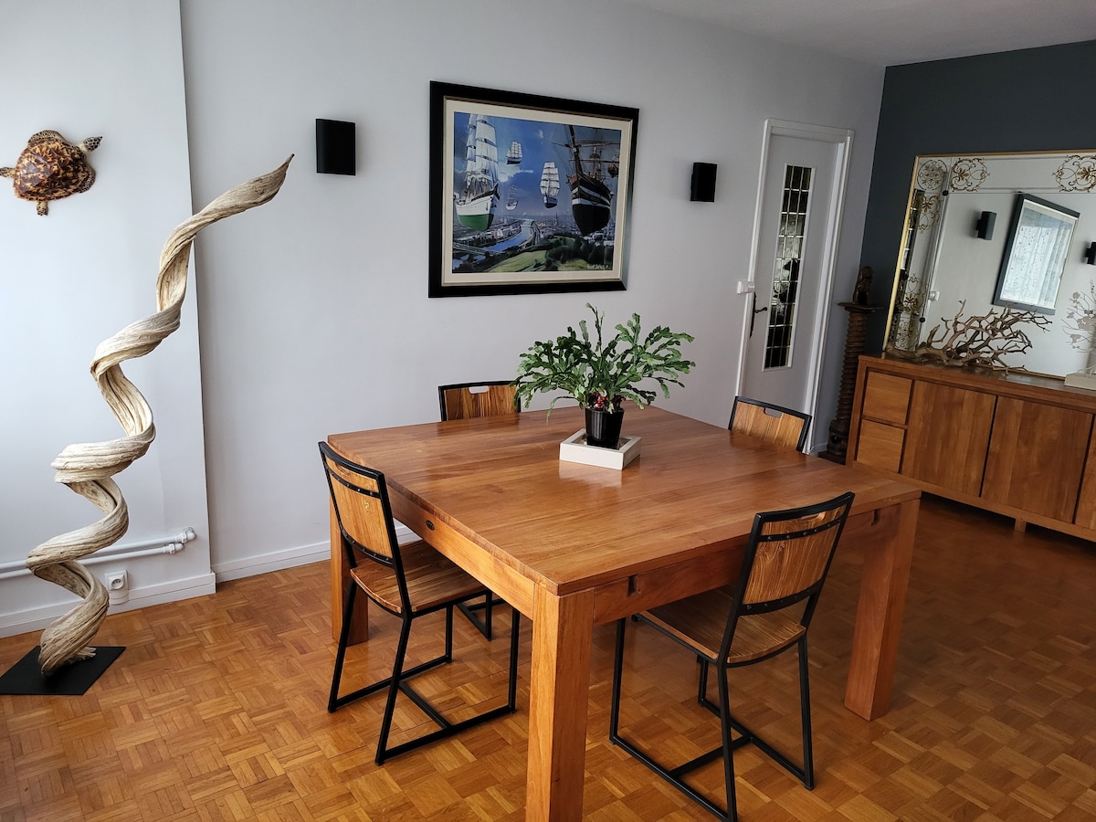 Successful Airbnb property: Luxury apartment, Hyper-centre with parking in Rouen