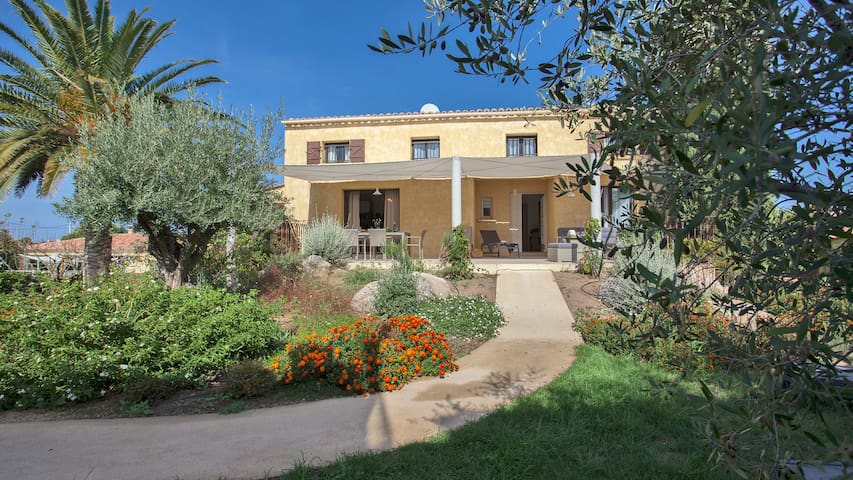 sarl les laurels roses managed Airbnb listing 3