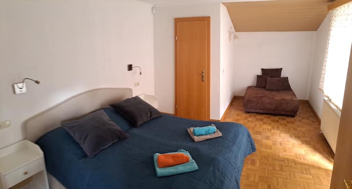 Schlafzimmer 4