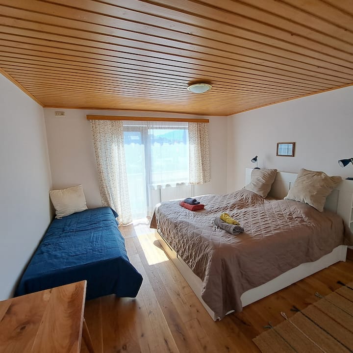 Schlafzimmer 2