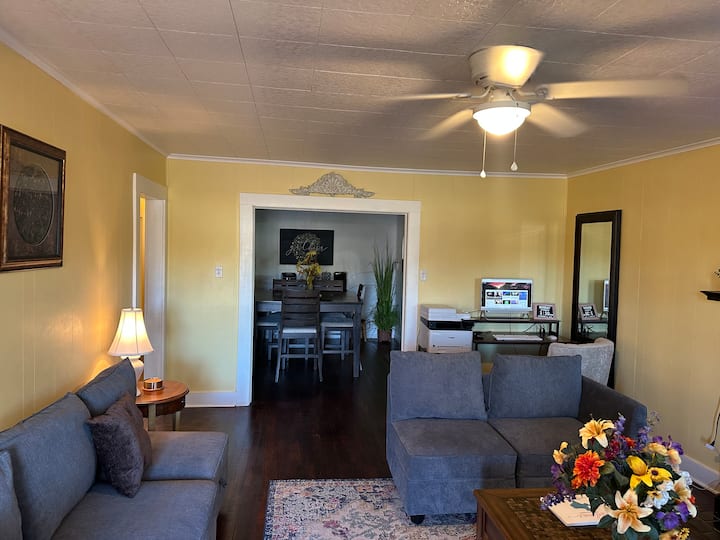 Kilgore's Best Location & Spacious Stay - New London, TX